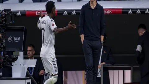 库里高效得分，巴特勒助推独行侠，西部战局风云再起