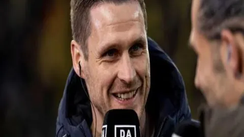 霍尔特比错失良机，格纳布里精彩吊射得分